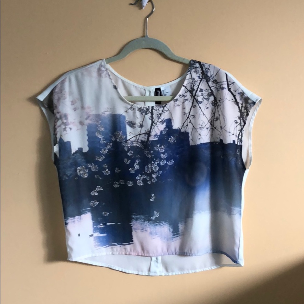 oversized graphic